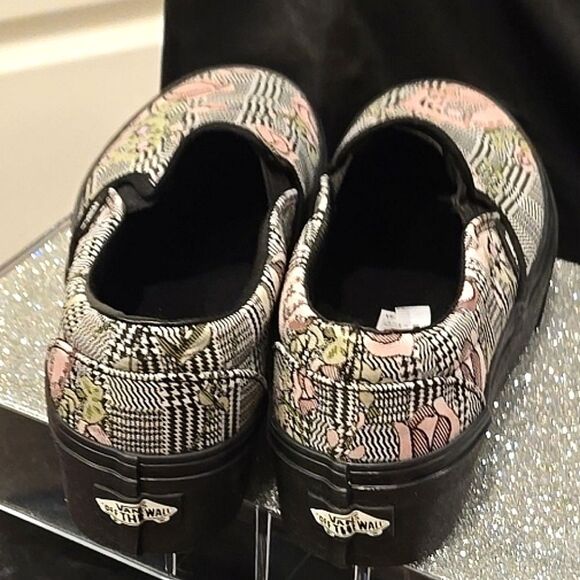 Vans Classic Slip-On Stackform Shoe- Tapestry Floral Black - Picture 12 of 12